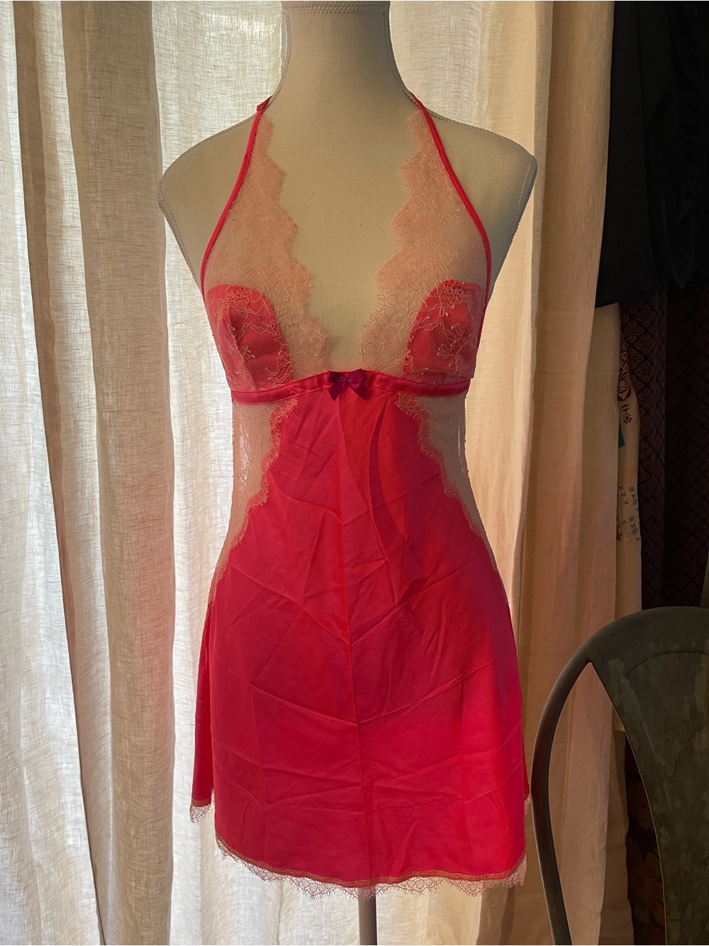 Victoria's Secret Fuchsia Pink & Pale Pink Lace Halter Chemise Lingerie NWOT - Picture 4 of 16